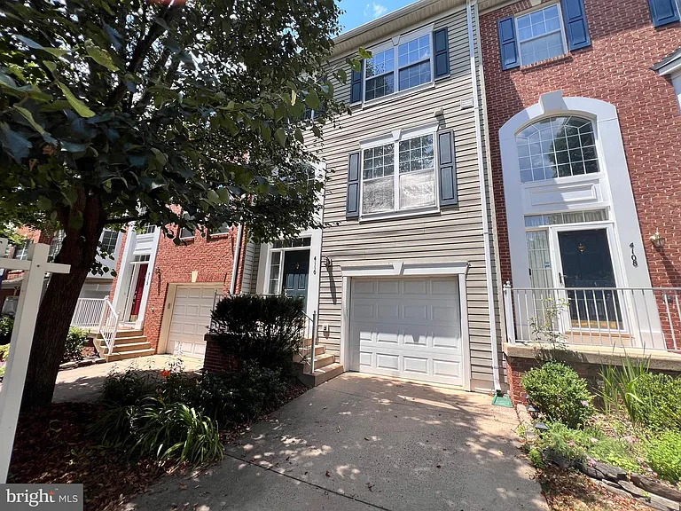 4110 Flower Box Ct — Photo 36