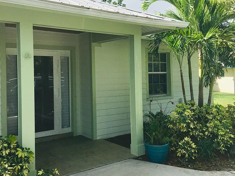 310 Shady Ln — Photo 4
