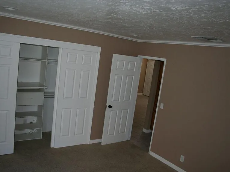 940 Atkins St #B — Photo 11
