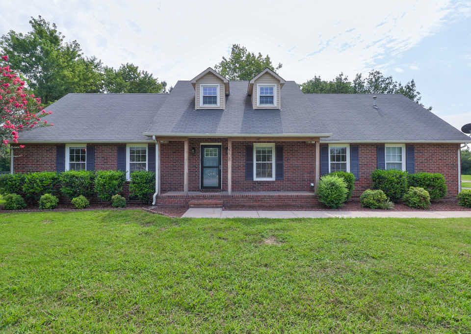 1st image of 3208 Holiday Dr