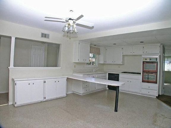 Dining Area & Kitchen