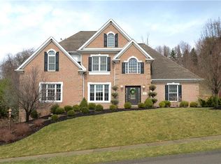 3012 Fallbrook Dr, Coraopolis, PA 15108