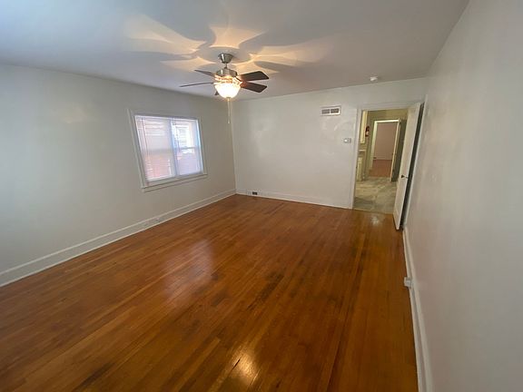 2nd image of 1404 W Chapel Hill St APT A