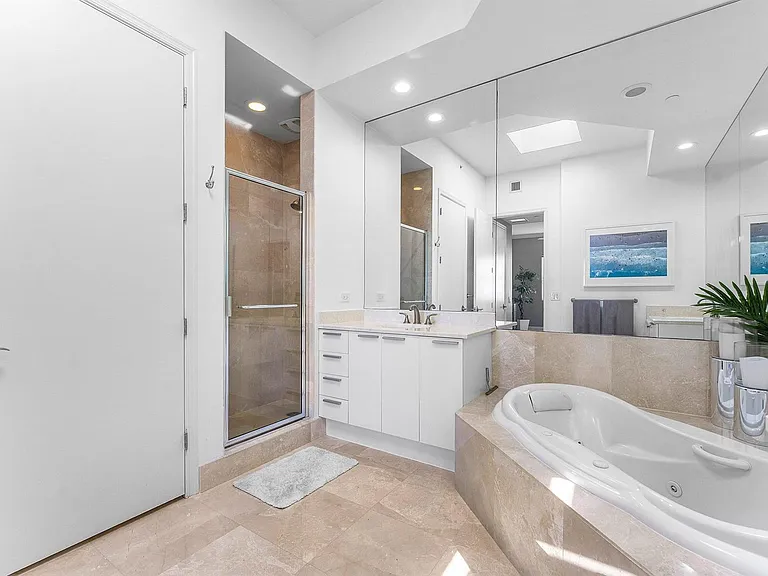 2640 Lake Shore Dr #2215 — Photo 19