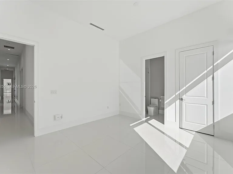 10005 SW 66th St — Photo 35