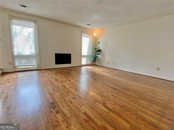 5th image of 1148 Riverbend Club Dr SE