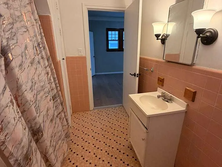 324 E Oakland St — Photo 12