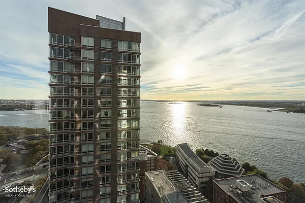 Sold by Sotheby's International Realty | media 1