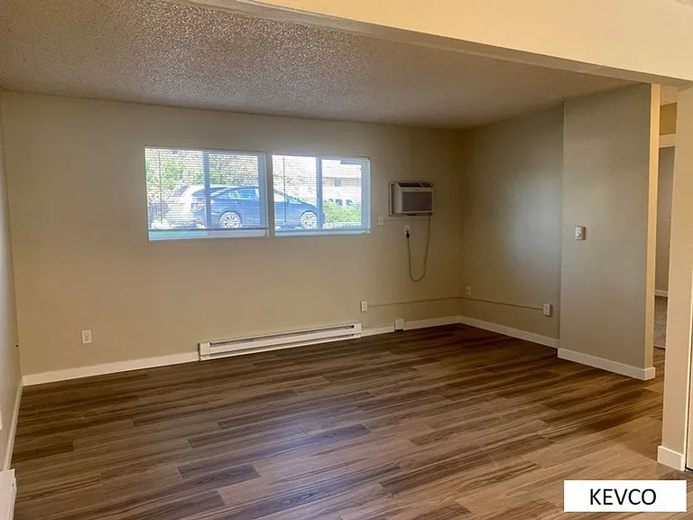 1812 Pecan St — Photo 12