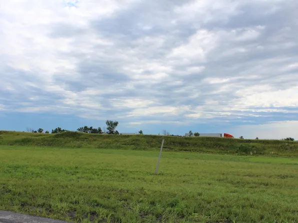 1216 Hickory Ct, Story City, IA 50248