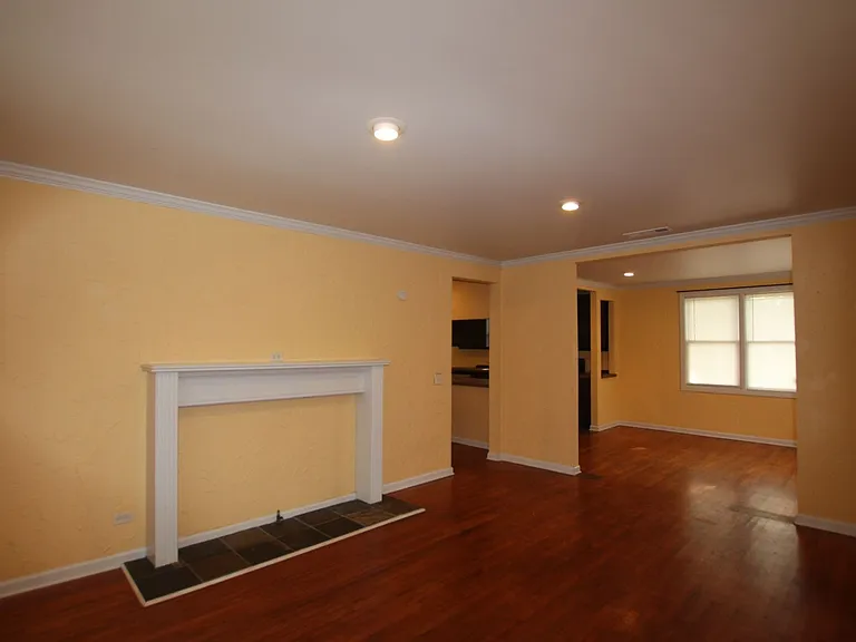 518 W Rusk St — Photo 4