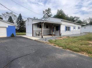 1034 Alexander Spring Rd, Carlisle, PA 17015
