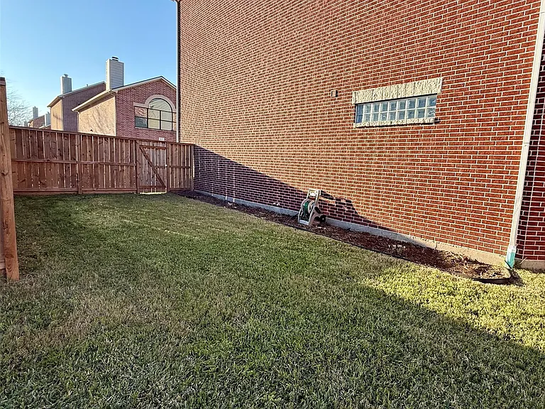 9833 Sandra Ann Ct — Photo 31