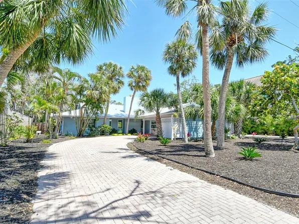 4852 Featherbed Ln, Sarasota, FL 34242