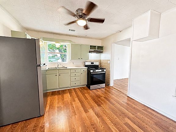 2nd image of 502 W Paine Ave