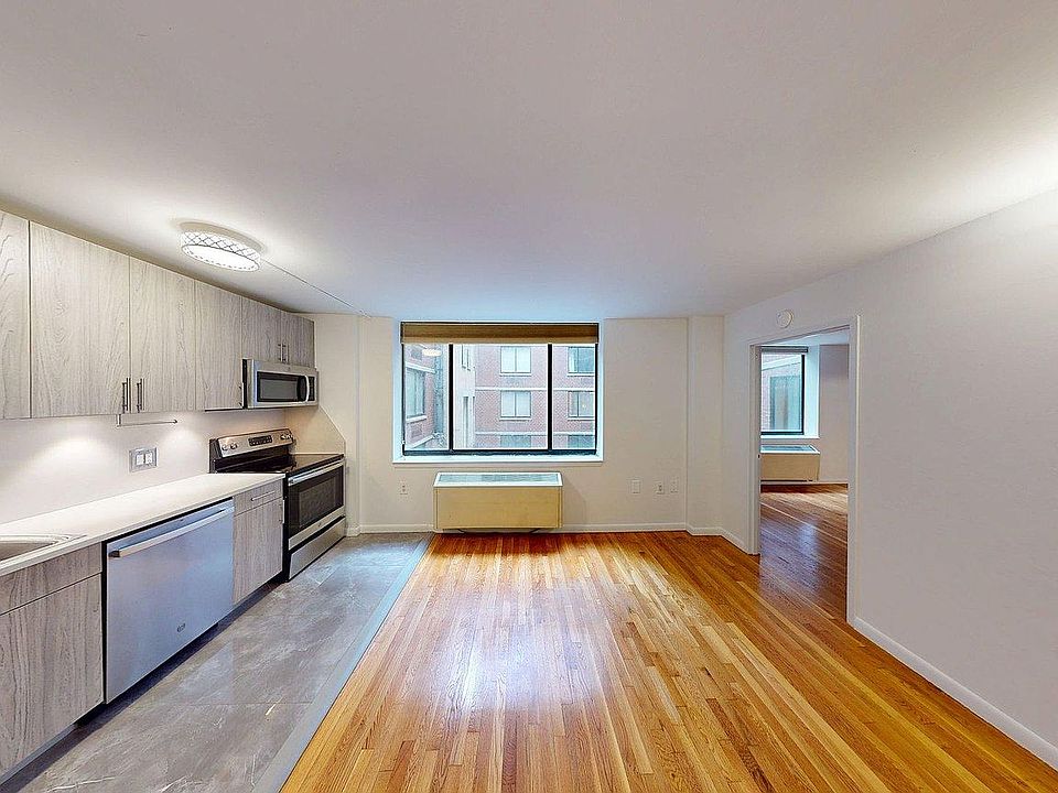 1st image of 121 Reade St #H