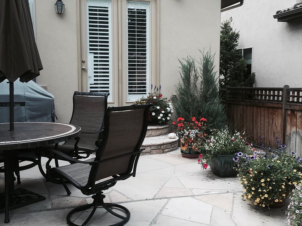 Patio, fenced yard