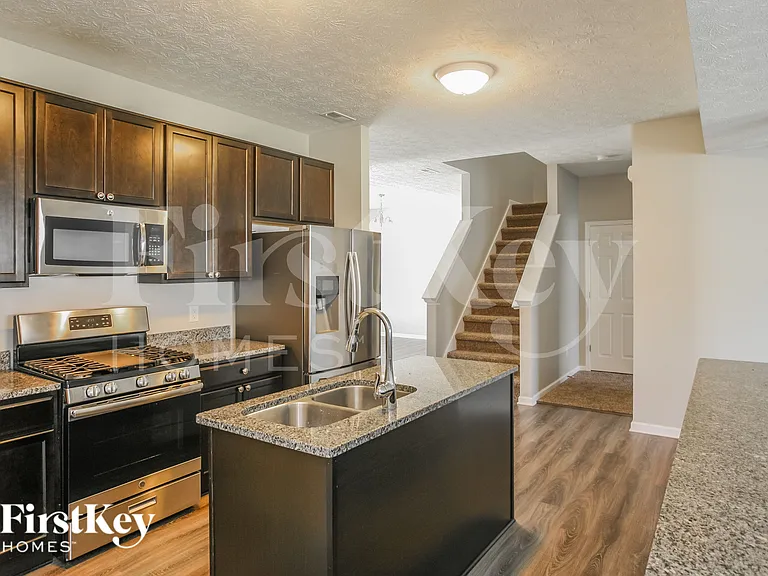 958 Adena Ln — Photo 8