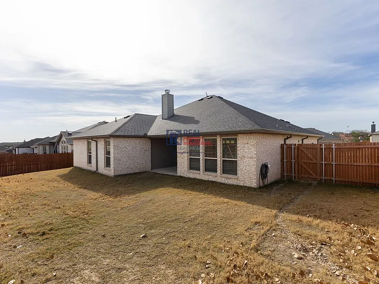 124 Mesa Dr — Photo 24