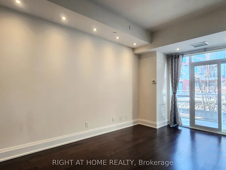 20 Fred Varley Dr #210 — Photo 7