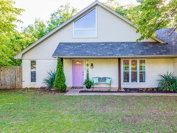 1620 Oak Creek Dr, Edmond, OK 73034