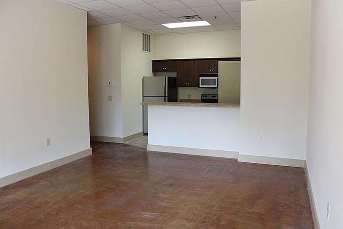 2nd image of 345 W Longleaf Dr