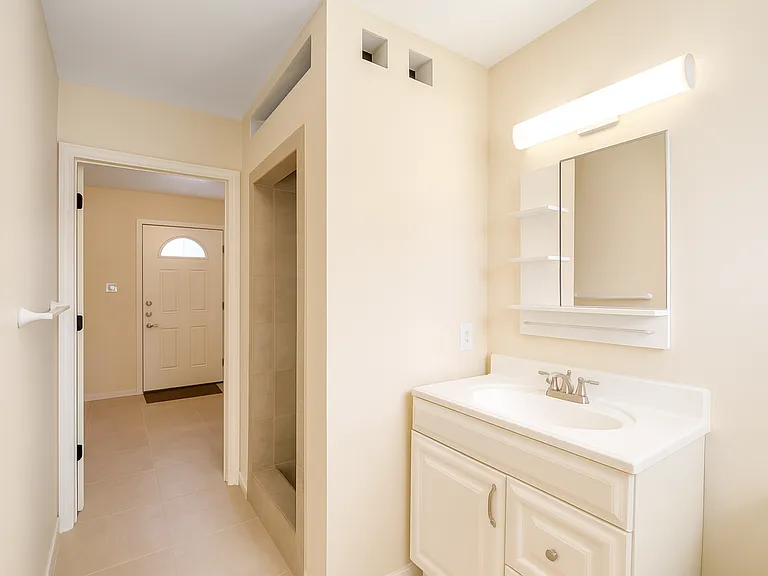601 Bellevue Pl #C — Photo 6