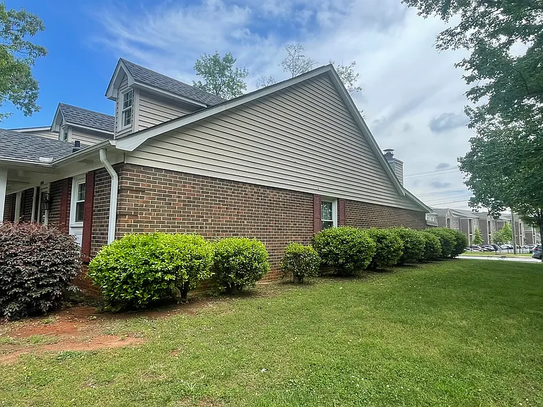 1506 Wenwood Ct — Photo 17