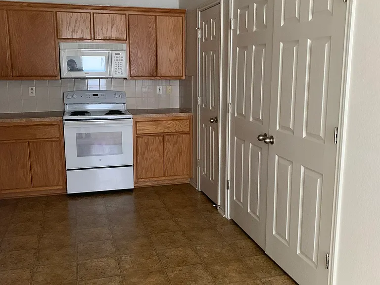 2916 Ashley Dr #2916 — Photo 9
