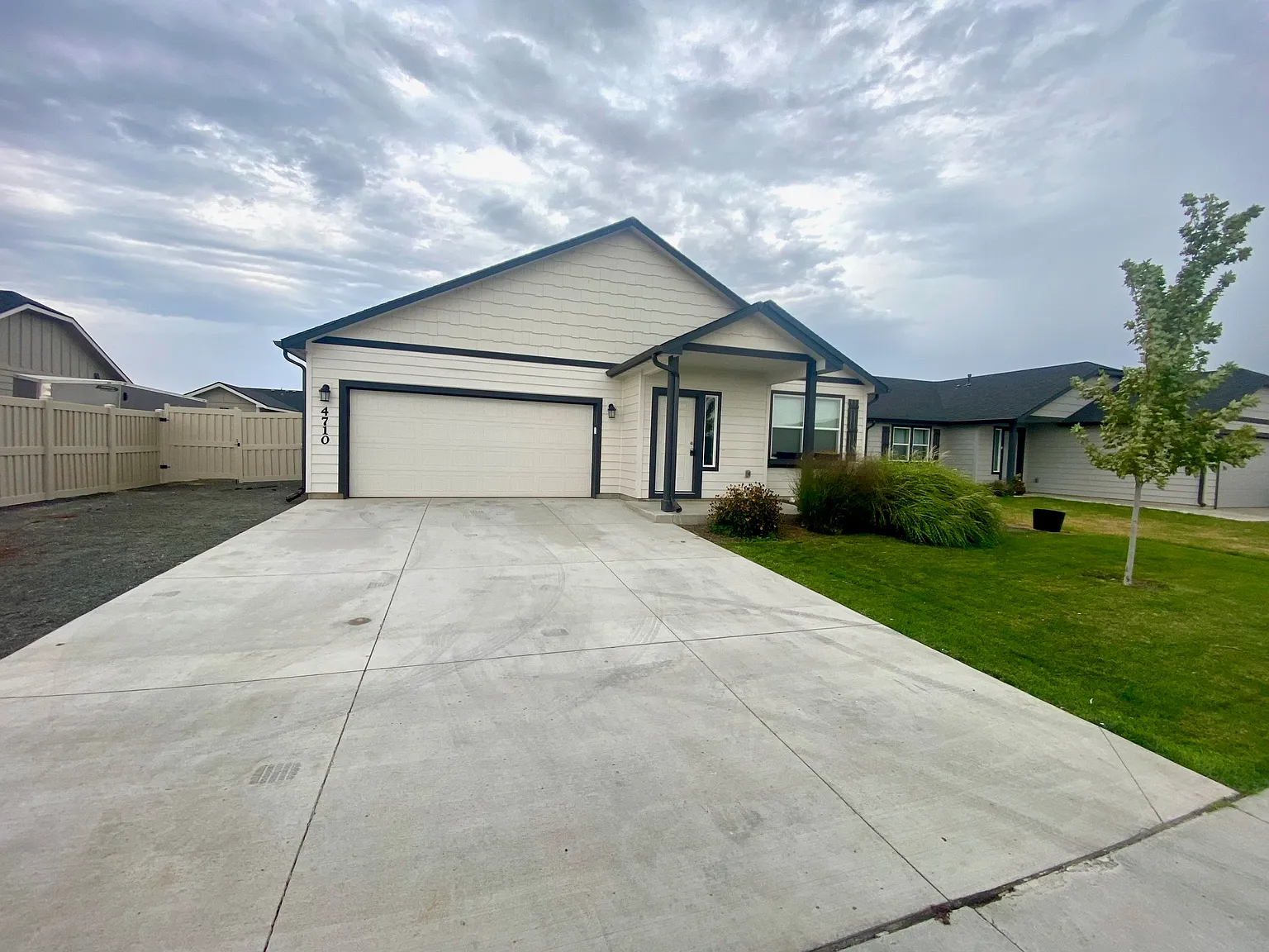 3 bed, 1574 sqft, $2,150 — Photo 2