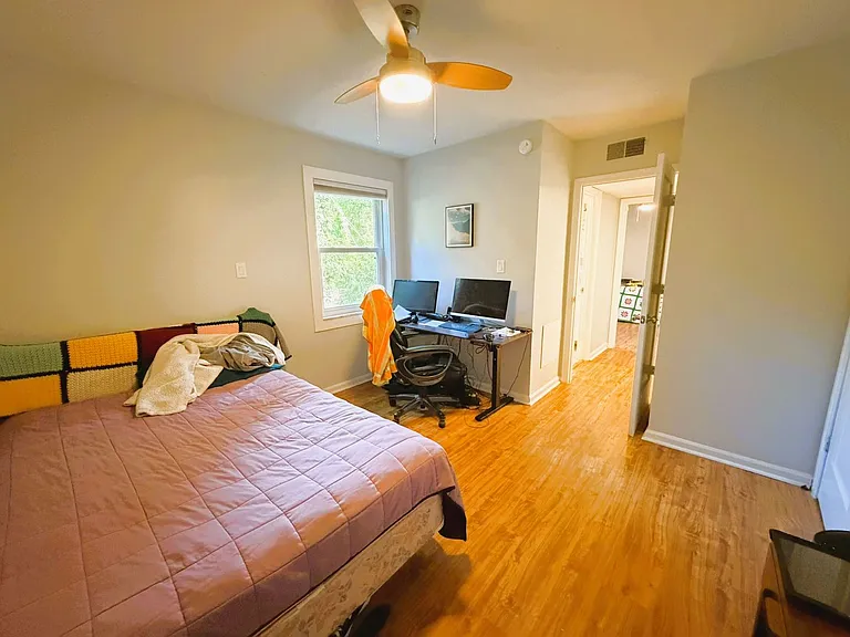 1113 Washington Ct — Photo 13