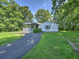 5498 Pin Oak Ln, Decatur, IL 62521