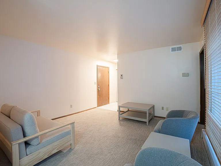 3055 N Oakland Ave — Photo 4