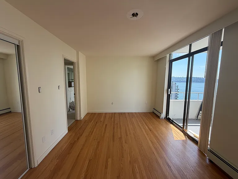 1985 Bellevue Ave #1003 — Photo 6