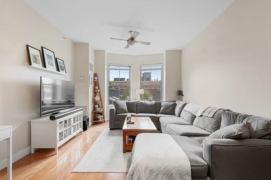 1 bed, 1.0 bath, 766 sqft, $4,150 — Photo 1