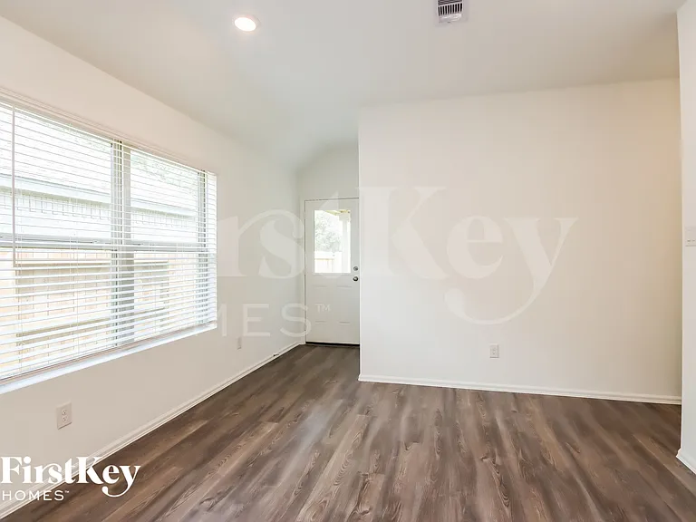 19100 Cicerone Ct — Photo 10