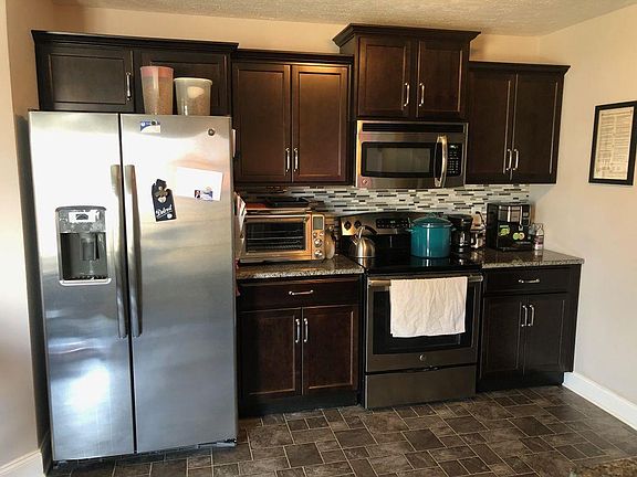 4th image of 565 Falkland Cir