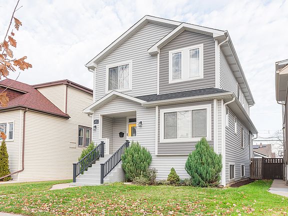 2nd image of 4527 N Melvina Ave