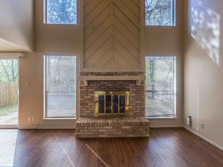 3901 Knollwood Dr — Photo 20