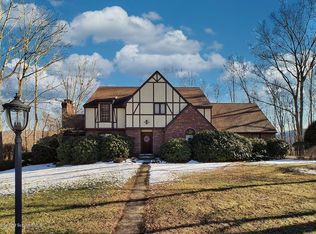 518 Old Colony Rd, Clarks Summit, PA 18411