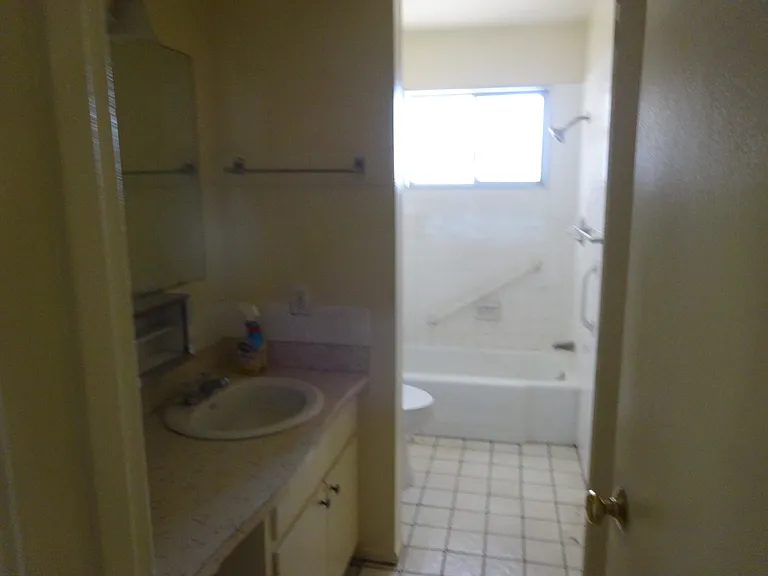 2825 Huntington Dr — Photo 5
