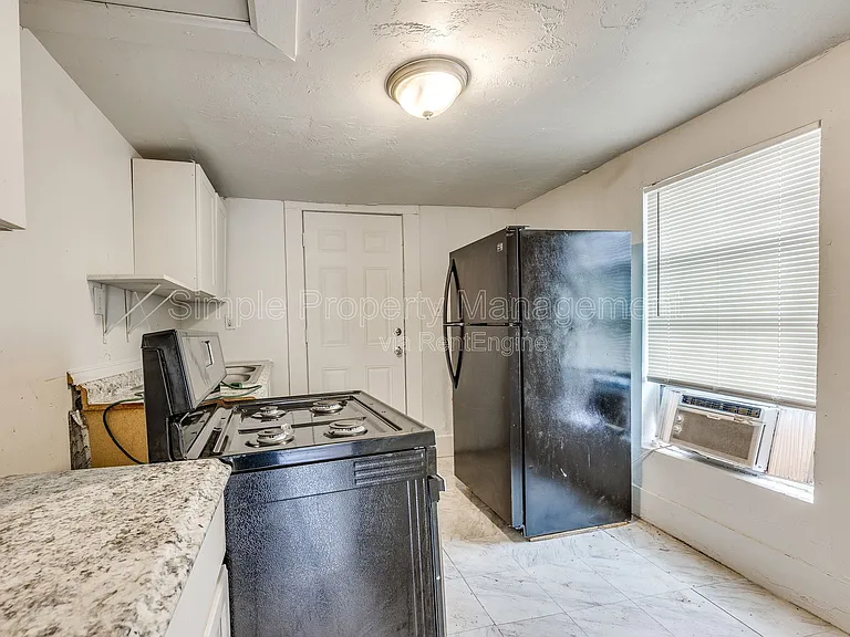 2413 S Youngs Blvd — Photo 6