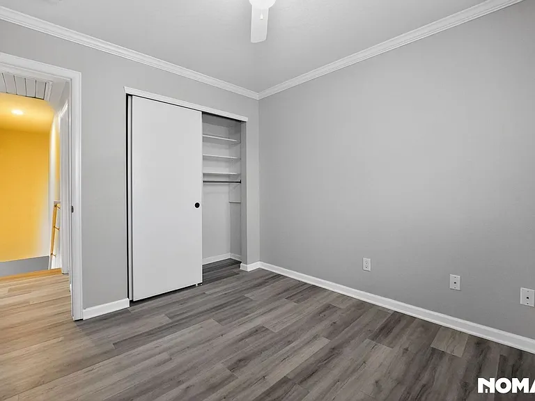 454 E 77th Pl — Photo 20