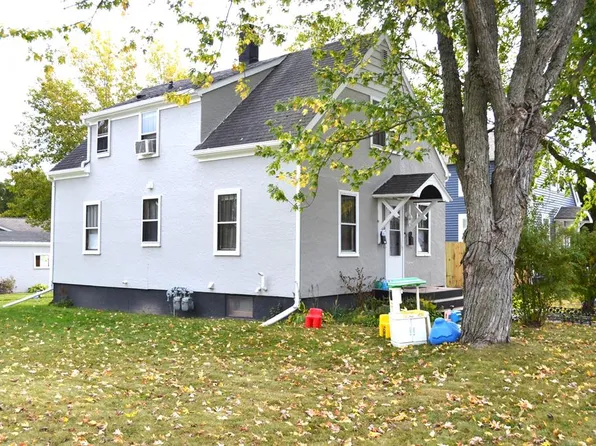 602 Flora Ave, Algoma, WI 54201