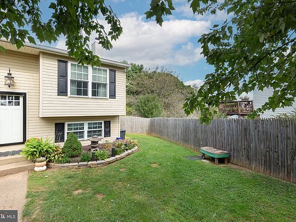 3rd image of 3322 Sutton Ct