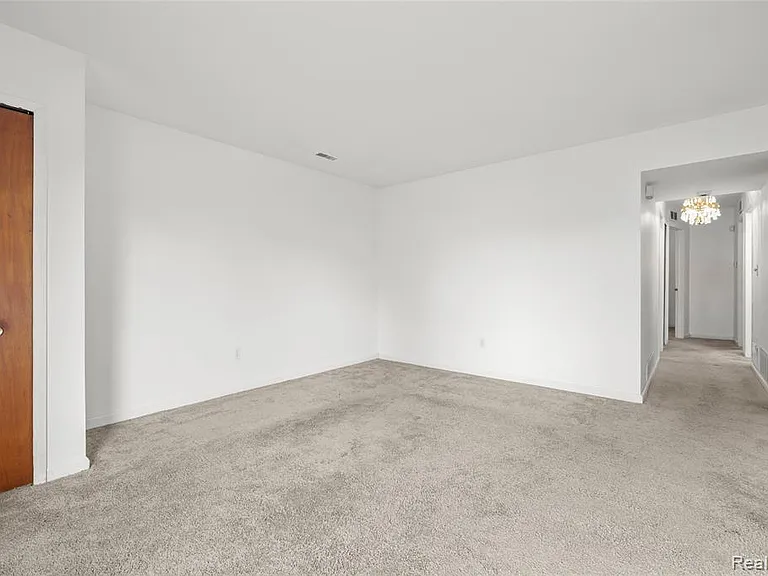 6226 Highview St — Photo 4