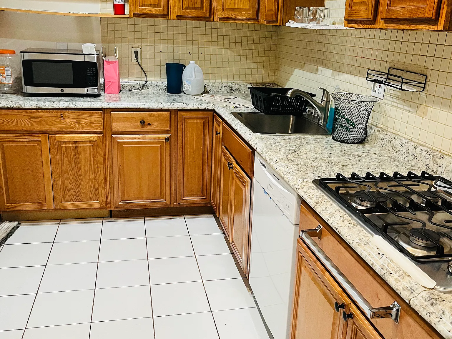 2 bed, 896 sqft, $2,200 — Photo 4