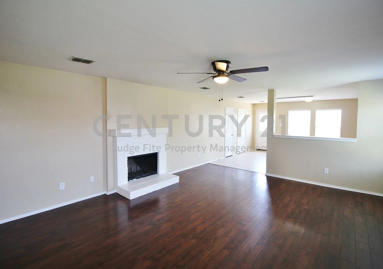 Well-Maintained 3/2/2 Home in Royce City For Rent! — Photo 3