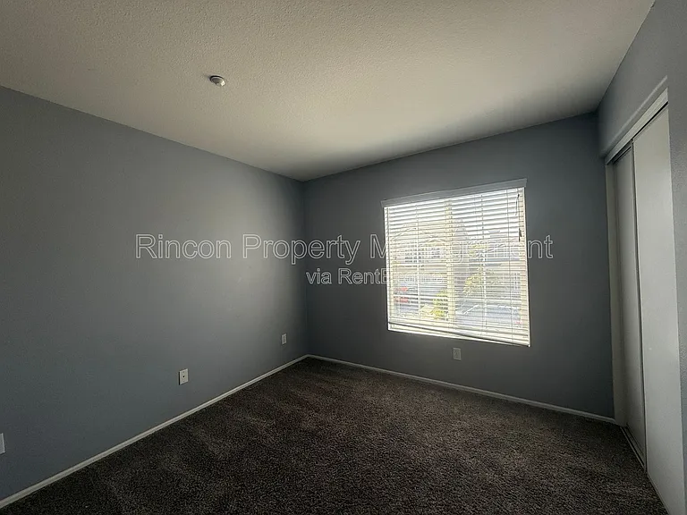 4729 Ellington St — Photo 9