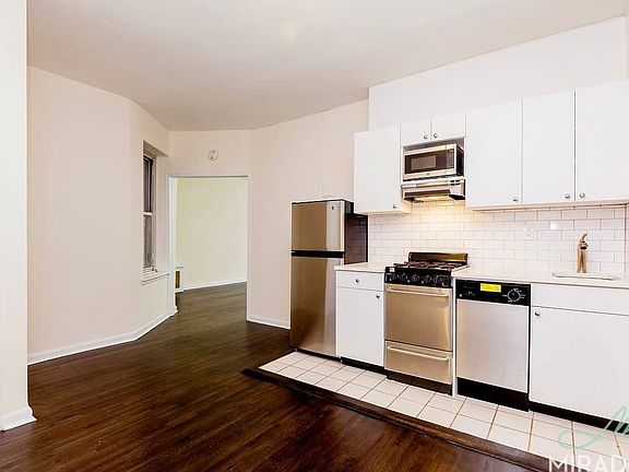 3rd image of 440 E 85th St APT 3D